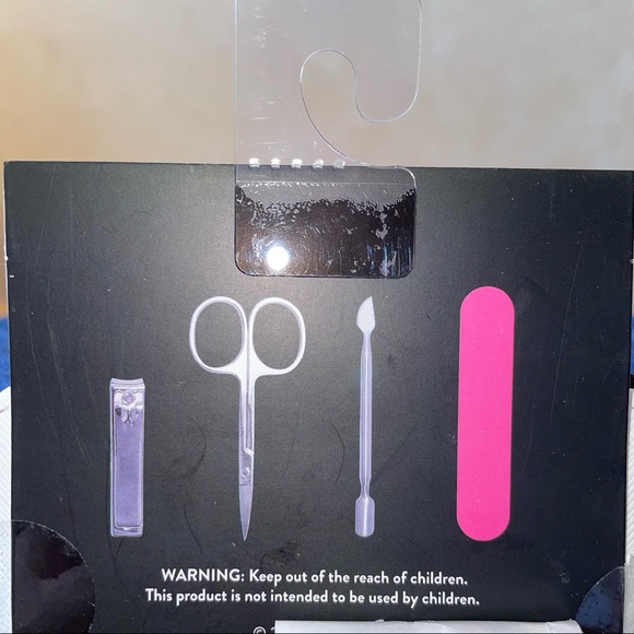 Rae Dunn QUEEN with Crown Design 5 Piece Manicure Set BRAND NEW!! - Picture 2 of 2